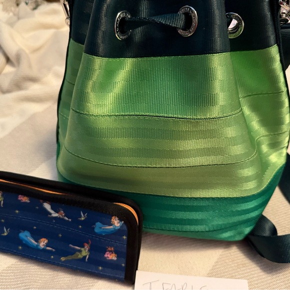 Harvey’s Disney Peter Pan set - Picture 4 of 9